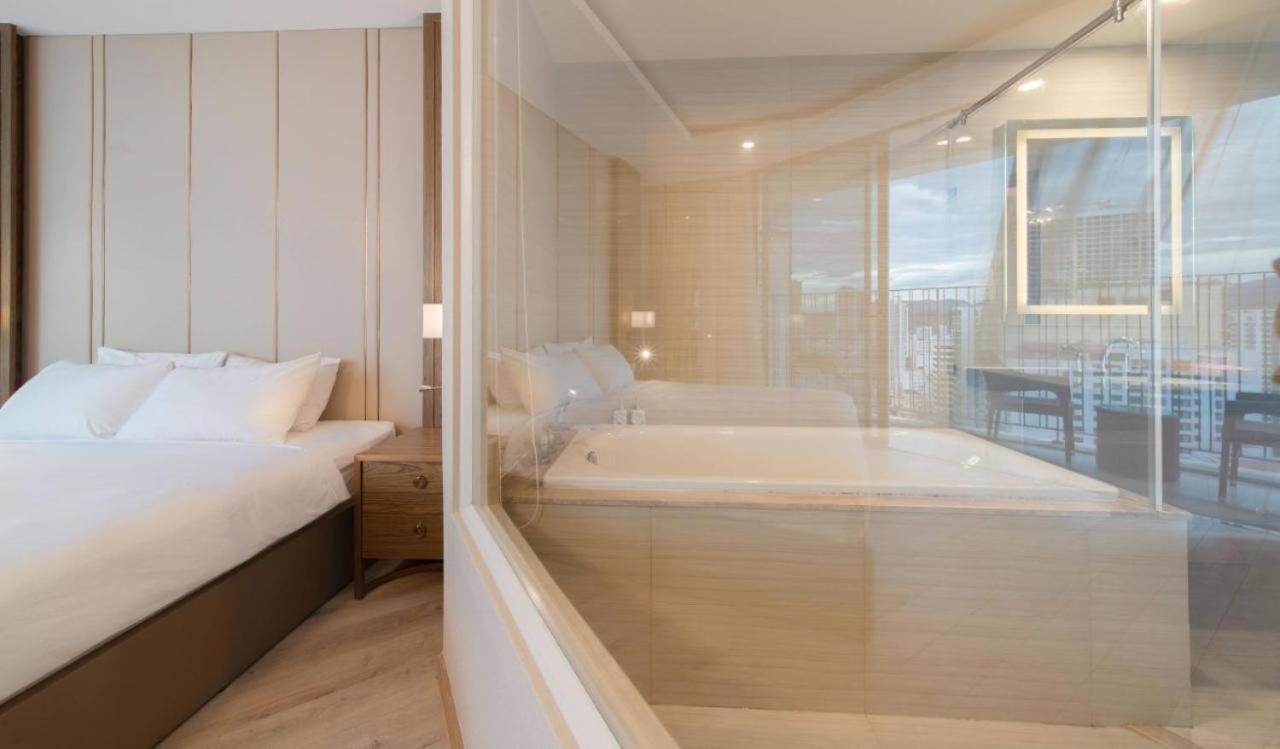 Panorama Sky Blue Nha Trang Aparthotel Exterior foto
